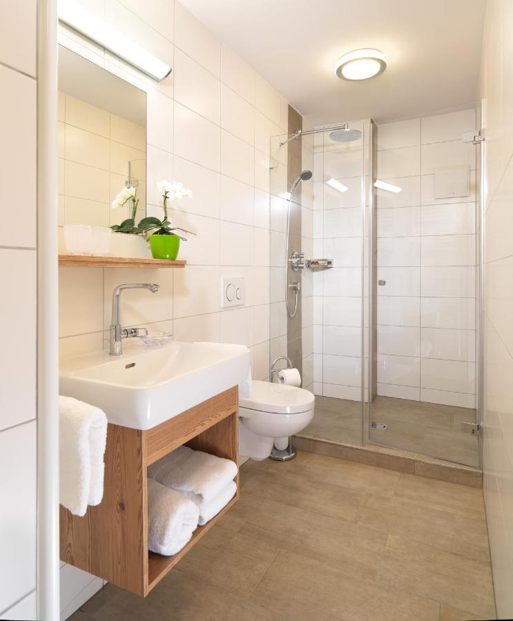 Family Room (4 People),1179645481:JPEG